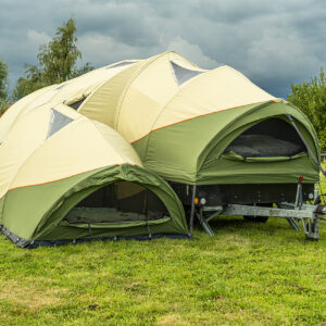 Alpenkreuzer OpenAir bijzettent