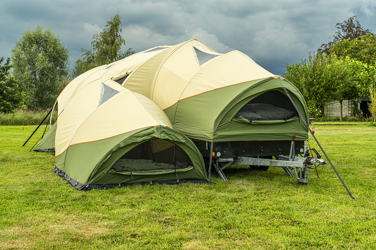 Alpenkreuzer OpenAir bijzettent